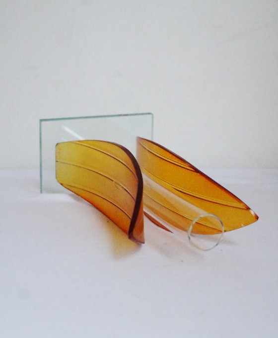 Image 1 of Jarrón escultural de vidrio artístico modernista de mediados de siglo: vidrio ámbar y transparente