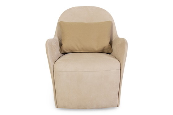 Image 1 of 7900 Solid Chair
