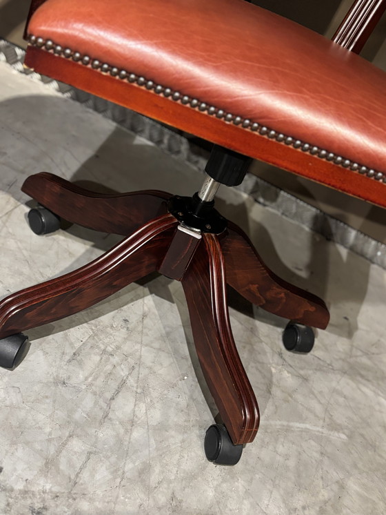 Image 1 of Klassischer Chesterfield-Bürostuhl
