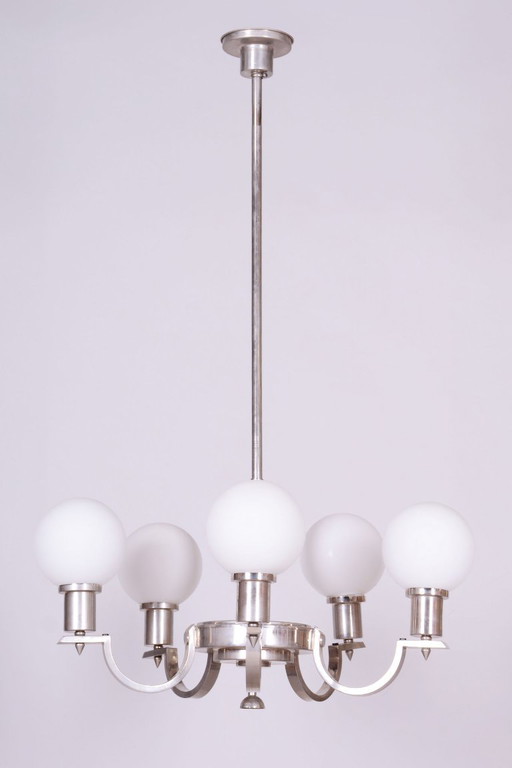 Gerestaureerde art-deco kroonluchter, nikkel, staal, opaalglas, Tsjechisch, jaren 1920 – Metal