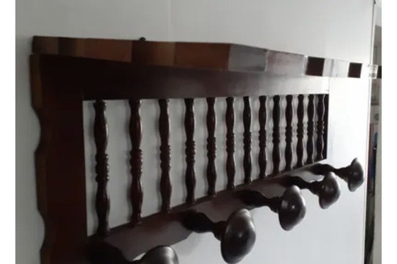 Image 1 of Appendiabiti vintage in legno con mensola a muro, prodotto in Francia.