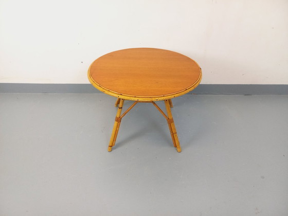 Image 1 of Vintage 1960s round coffee table in rattan and wood