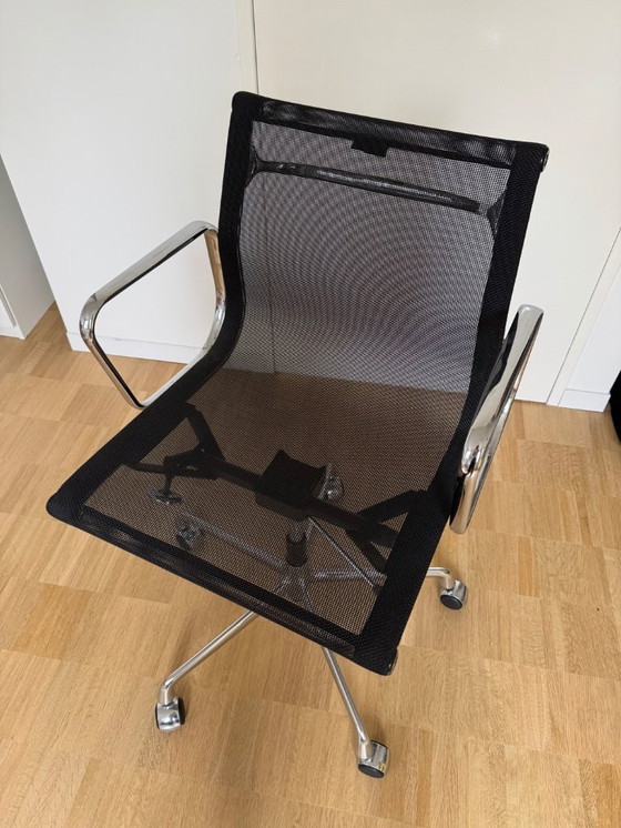 Image 1 of Vitra Eames EA 117 Swivel Chair in Black Netweave - Chrome