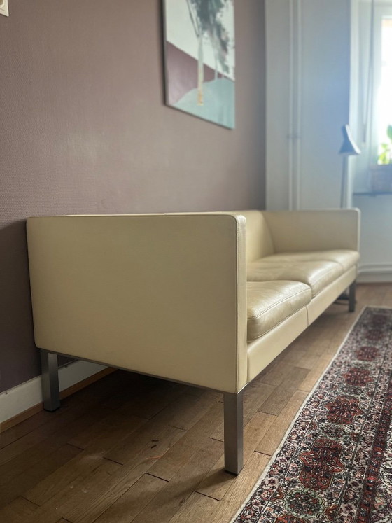 Erik Jørgensen EJ50 3-Sitzer Ledersofa – Eierschalenweiß – Metall (photo 3 of 6)