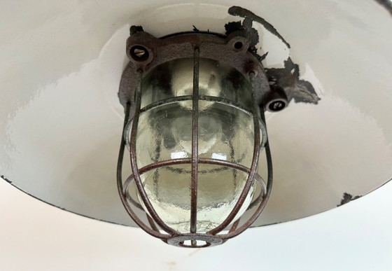 Image 1 of Lampada a sospensione industriale a gabbia in ghisa e smalto nero, anni '60