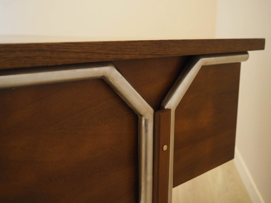Image 1 of Scrivania in noce, design italiano, anni '70, realizzata in Italia.