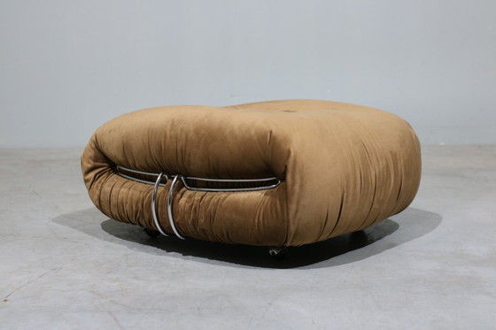 Image 1 of Loungefauteuil en voetenbank van Afra & Tobia Scarpa voor Cassina, jaren 70.