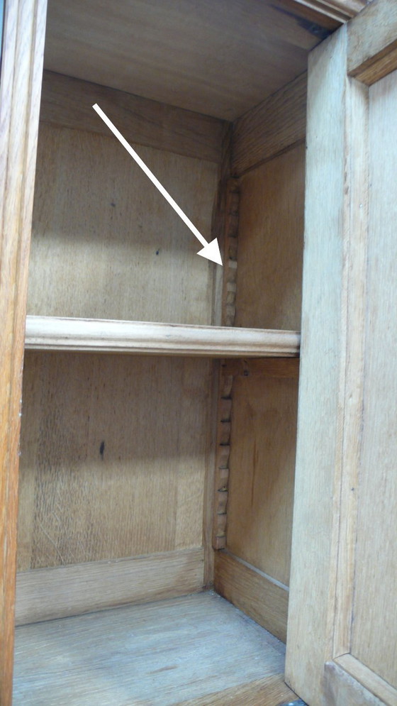 Image 1 of Antico buffet in rovere massiccio con inserti in crema, 1900 circa, stile guglielmino / Art Nouveau