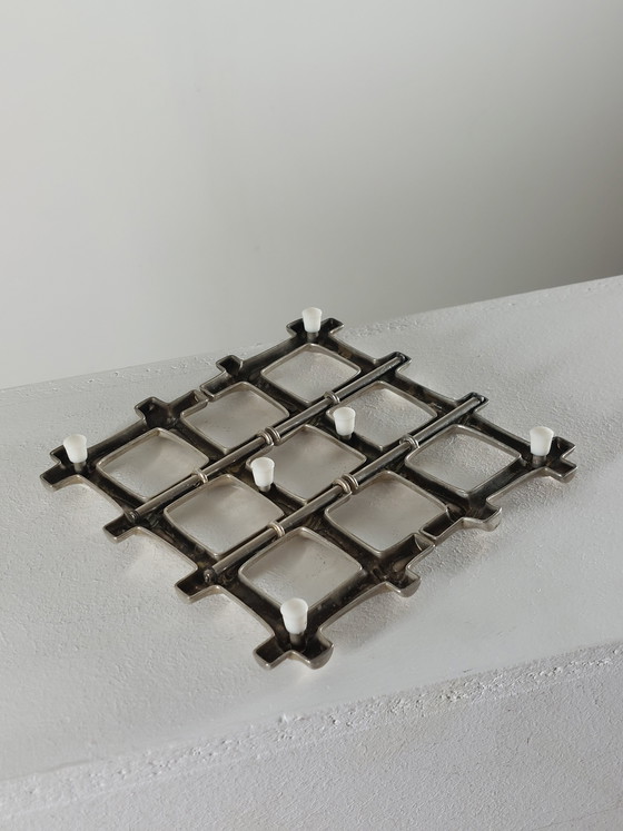 Image 1 of Sottobicchiere allungabile in stile vintage metà secolo, in metallo, con decorazioni in bambù.