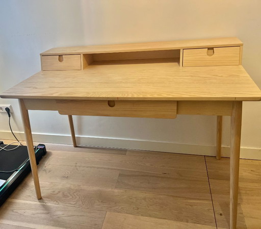 Modern klassiek bureau van licht hout
