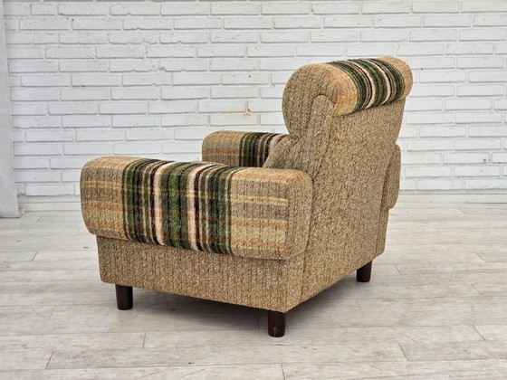 Image 1 of Fauteuil club danois des années 1980, par Nisbo Horsens, en laine d'ameublement.