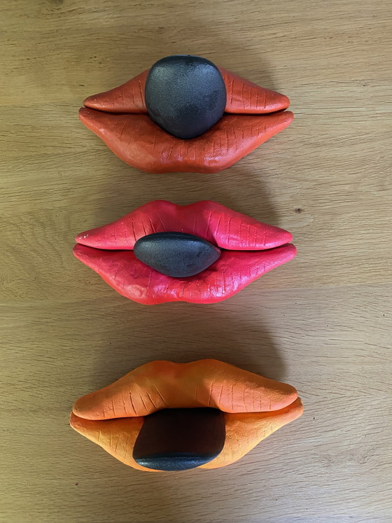 Image 1 of Perchero con diseño de labios raros de Zerodesigno