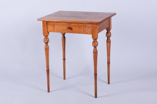 Restaurierter Biedermeier Beistelltisch, Esche, Ulme, poliert, Tschechisch, 1810er