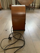Goedwerkende retro radio van Philips.