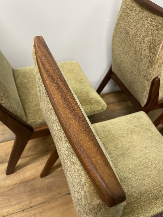 Image 1 of Juego de 4 sillas de comedor de diseño de mediados de siglo, madera maciza y tapizado original.