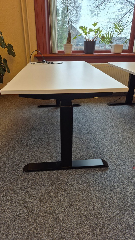 Image 1 of Two sit-stand desks, electrically adjustable, 2-motor, Bosch