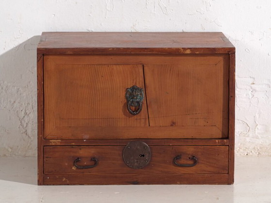 Antique Japanese cedar kodansu with compartments and bottom drawer, Early Taishō-Showa (c. ) #24 (photo 28 of 40)