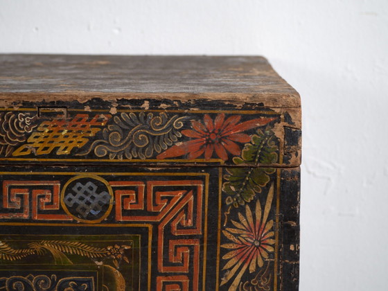 Baule cinese antico dipinto in legno di pino – Cina, circa 1900 – Armadi contenitori (photo 29 of 40)