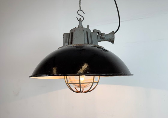 Image 1 of Suspension cage industrielle en émail noir et fonte, années 1960