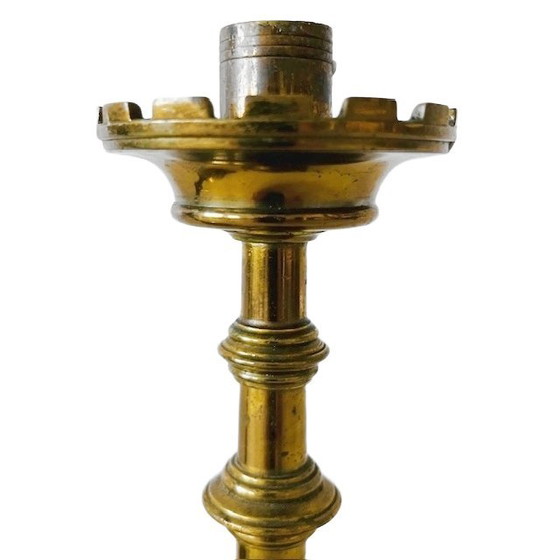 Image 1 of Juego de candelabros de iglesia pesados ​​de latón neogótico con patas de garra, década de 1900