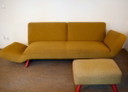 Leolux Pode Dr'op Dreisitzer-Sofa + Hocker, Gelb