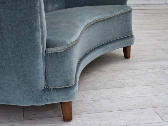 Image 1 of Divano curvo danese a 2 posti, anni '70, rivestimento in velluto blu.