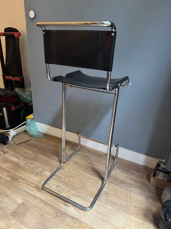 Image 1 of 3 tabourets de bar vintage en cuir haut de gamme Linea Veam