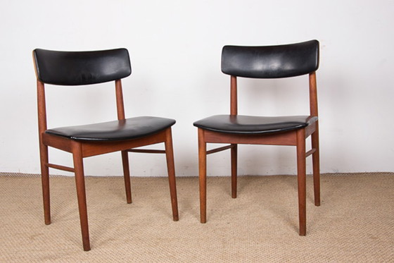 Image 1 of Juego de ocho sillas danesas de teca, polipiel negra y latón de Sven Chrobat para Sax, 1960