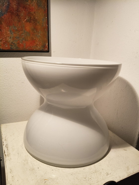 Image 1 of Vintage design modernist witte opaline glazen diabolo vaas Anne Nilsson voor Ikea 