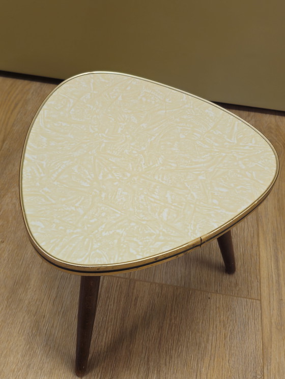 Image 1 of Tavolino vintage per piante Tavolino giallo