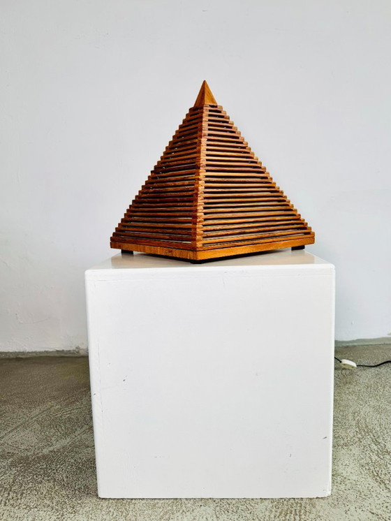 Image 1 of Lampada da tavolo a piramide in teak, Italia, anni '70