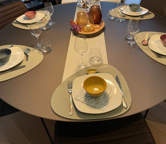 Image 1 of Table à manger Rimadesio 'Manta' ronde 160 cm