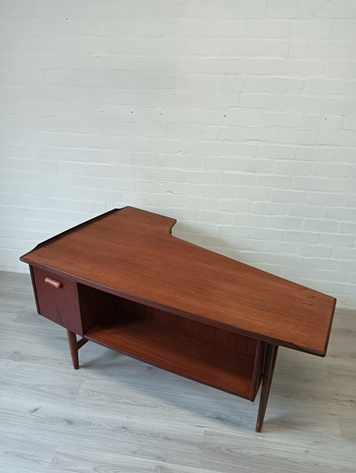 Boomerang Bureau, Peter Løvig Nielsen per Hedensted Möbelfabrik 