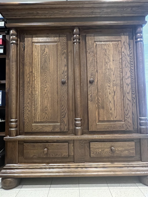 Donker eikenhouten broodkast