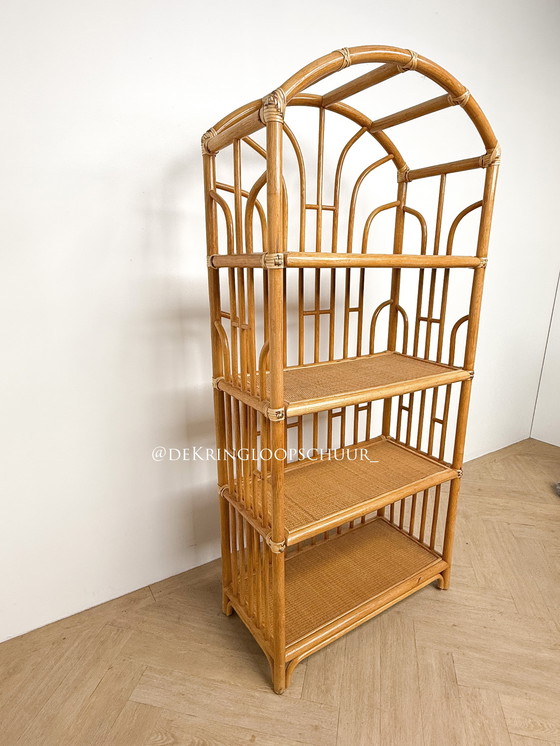 Image 1 of Armoire cintrée vintage