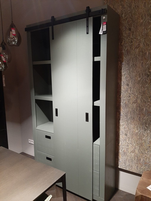 Gabinete deslizante aserrado en granero - Jabón