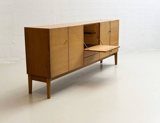Image 1 of Dressoir uit het midden van de 20e eeuw met veel opbergruimte, gemaakt van beukenhout, jaren 60.