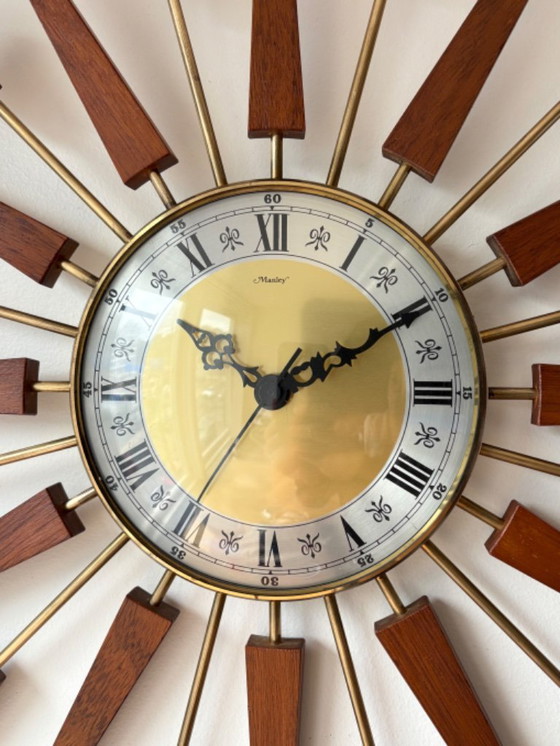 Image 1 of Bellissimo orologio da parete vintage Manley a forma di stella o sole, anni '60