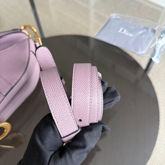 Image 1 of DIOR SADDLE SMALL - VERSTELBARE STIJL VAN KALFSLEER MET NERF, NUDE ROZE EN GOUDEN BESLAG