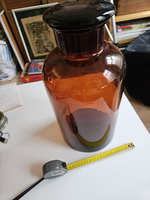 Tarro de medicina grande, estilo vintage retro, de vidrio ahumado marrón, de los años 40-50. (photo 2 of 12)