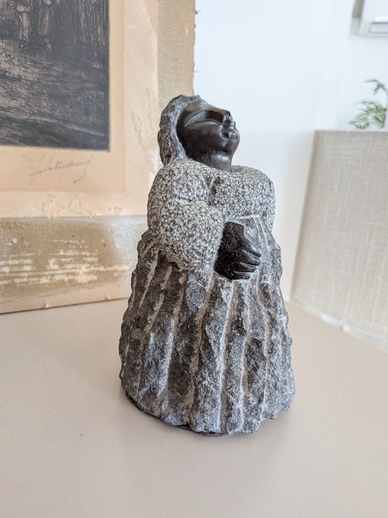 Image 1 of Sculpture originale shona « Dame fière » – Signée par Aron Kapembeza