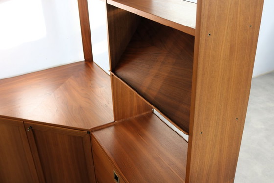 Image 1 of Mobiletto da parete/mobiletto angolare svedese d'epoca