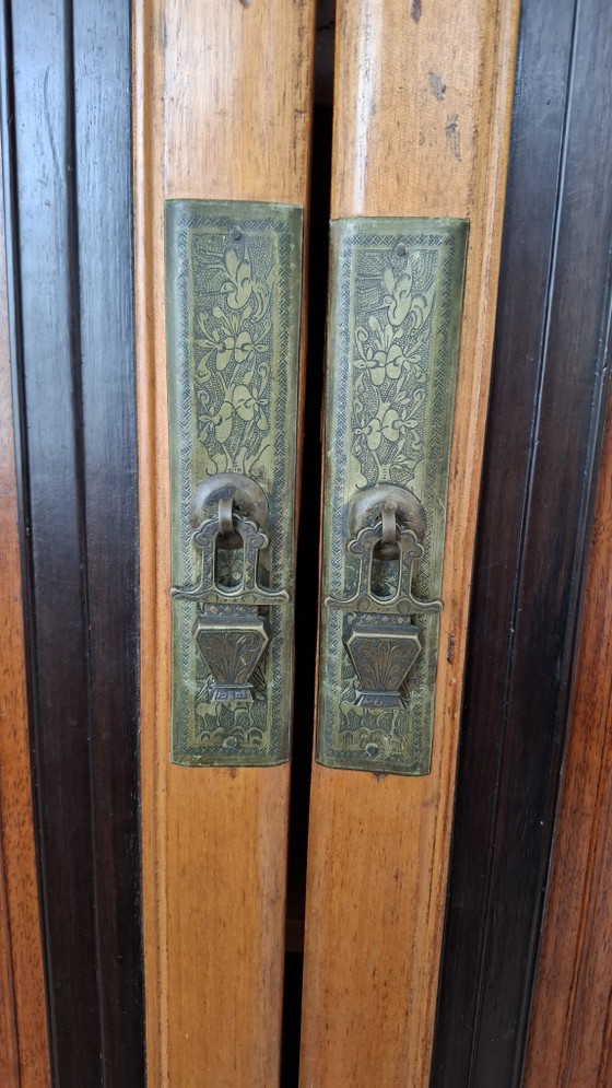 Armario chino antiguo - Madera maciza con herrajes de latón – Wood, Brass (photo 5 of 5)