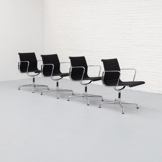 Image 1 of Eames EA 108 Stuhl Vitra 90er Jahre