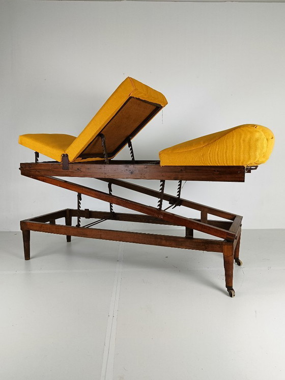 Image 1 of Cama de hospital militar inglesa antigua