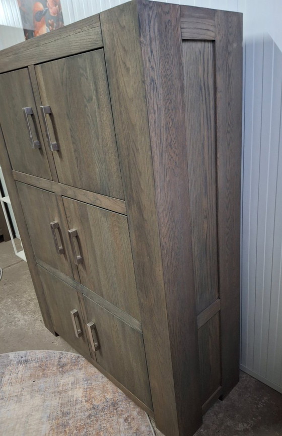 Image 1 of Robuster Aufbewahrungsschrank aus massiver Eiche, neu