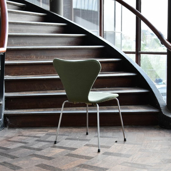 Image 1 of 4x Fritz Hansen butterfly chairs upholstered