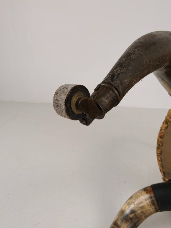 Image 1 of Rara poltrona decorativa antica a forma di corno di toro – ca. 1870