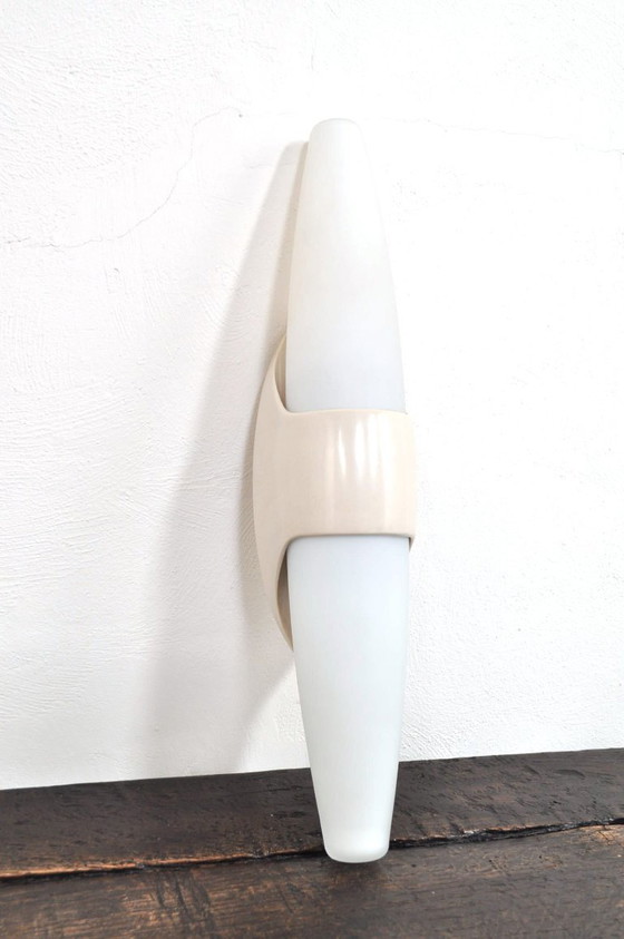 Image 1 of Vintage opaline / bakelieten wandlampen Bo-Niko