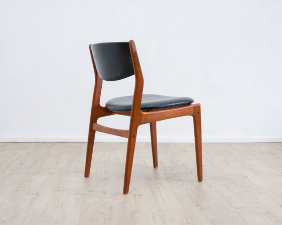 Image 1 of Een Deense eetkamerstoel. Teakhout, kunstleer. Fabrikant: Glostrup